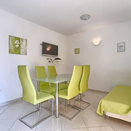 Appartamento Alpa-2 By Interhome Umago